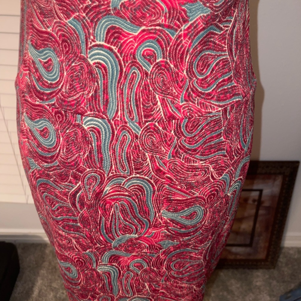 Lularoe fitted & stretchy type skirt, Size L in red and green EUC - Picture 6 of 15
